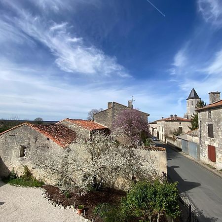 Maison Dix Tusson Extérieur photo