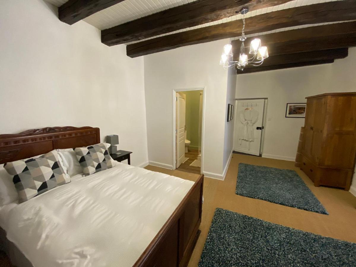 Maison Dix Tusson Extérieur photo